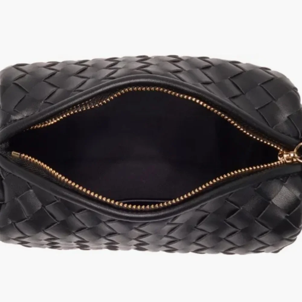 Urban Expressions Black Intrecciato Crossbody Bag - Picture 5 of 6